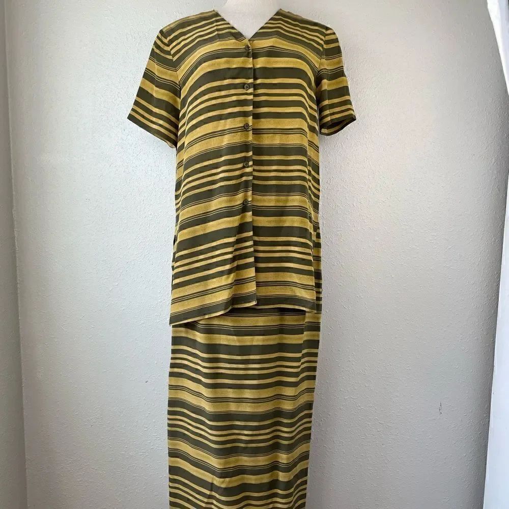 Jones New York Two-Piece Matching Silk Top and Midi Skirt Size 6 EUC